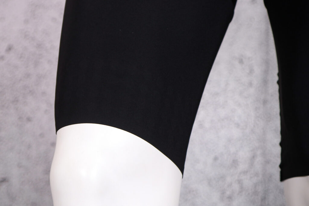 2022 Assos EQUIPE RSR Bib Shorts S9 TARGA &ndash; cuff 2.jpg
