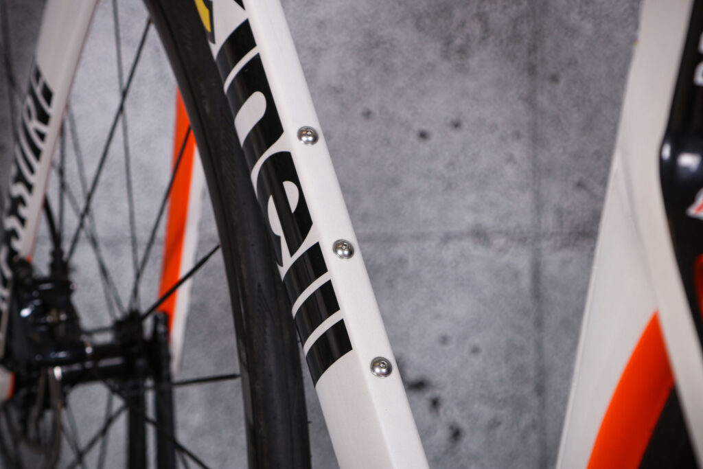 2022 Cinelli Pressure Disc Ultegra 11x Hydro &ndash; bosses 2.jpg
