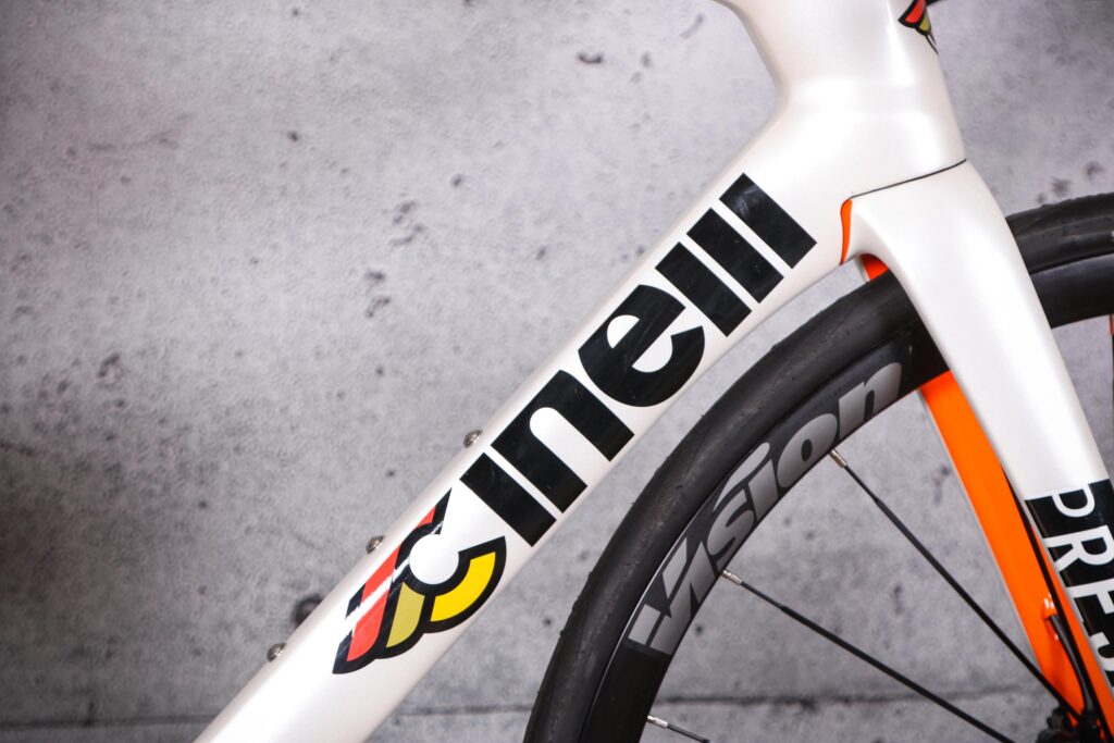 2022 Cinelli Pressure Disc Ultegra 11x Hydro &ndash; down tube.jpg