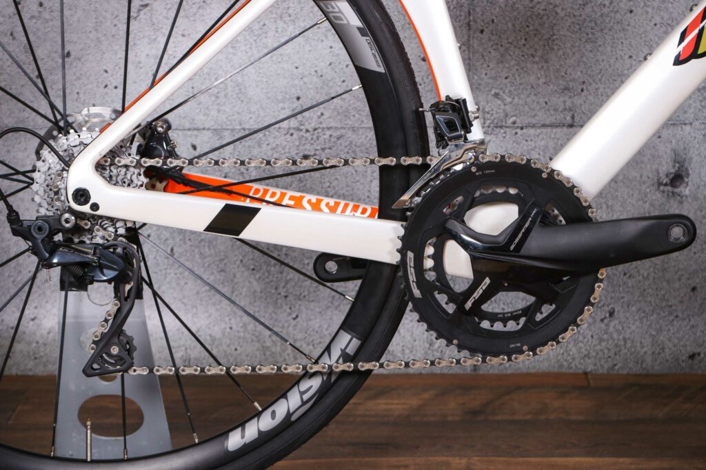 2022 Cinelli Pressure Disc Ultegra 11x Hydro &ndash; drive train.jpg