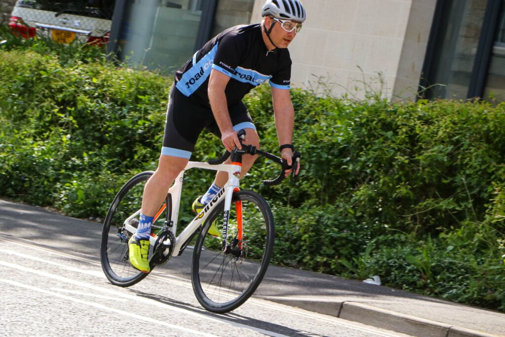 2022 Cinelli Pressure Disc Ultegra 11x Hydro &ndash; riding 3.jpg