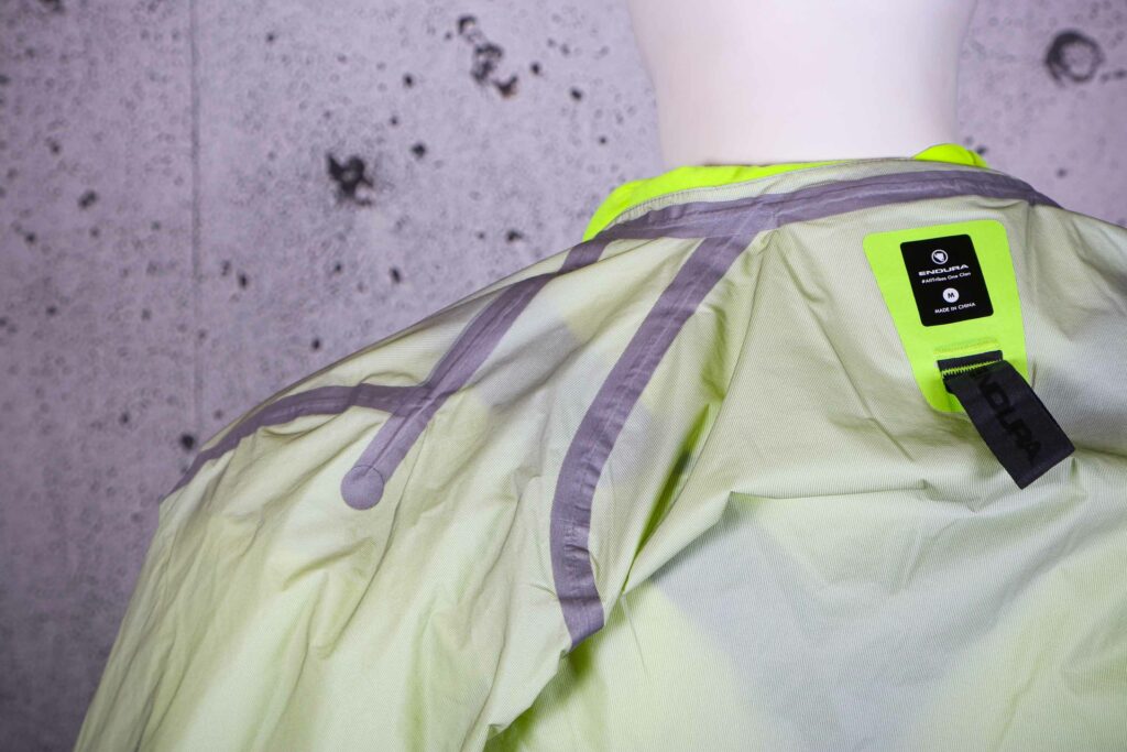 2022 Endura Pro SL Waterproof Shell Jacket &ndash; taped seams.jpg