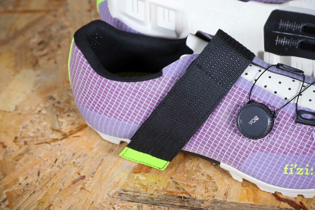 2022 Fizik Vento Ferox Carbon Shoe &ndash; strap.jpg
