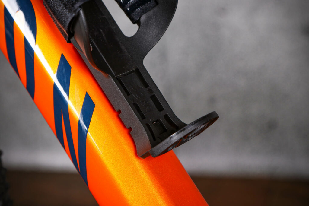 2022 Free Parable monkii V cage bicycle bottle cage – detail.jpg
