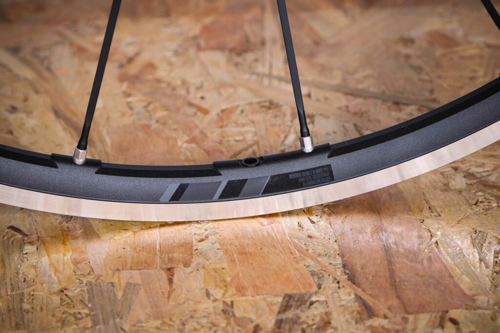 2022 Fulcrum Racing Zero 2WF – rim detail 3.jpg