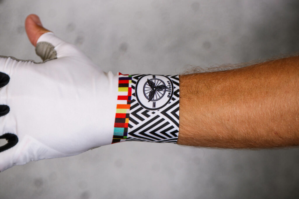 2022 Galibier Grand Tour Aero Mitts &ndash; cuff.jpg