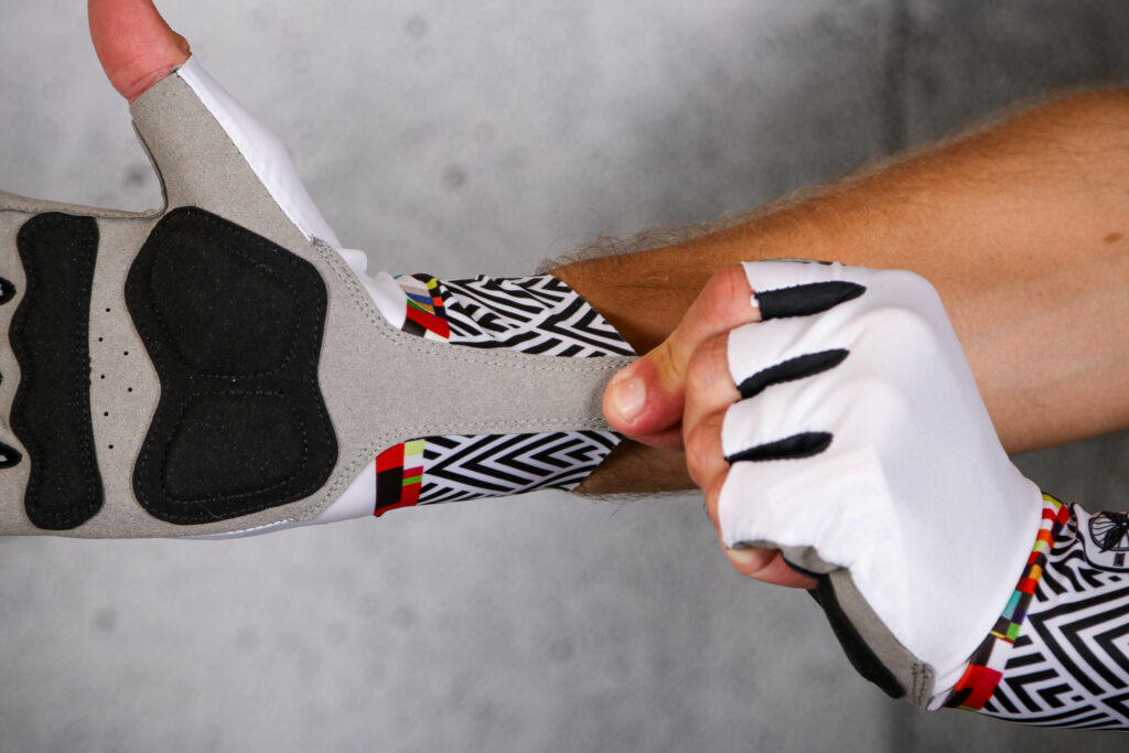 2022 Galibier Grand Tour Aero Mitts &ndash; tab.jpg