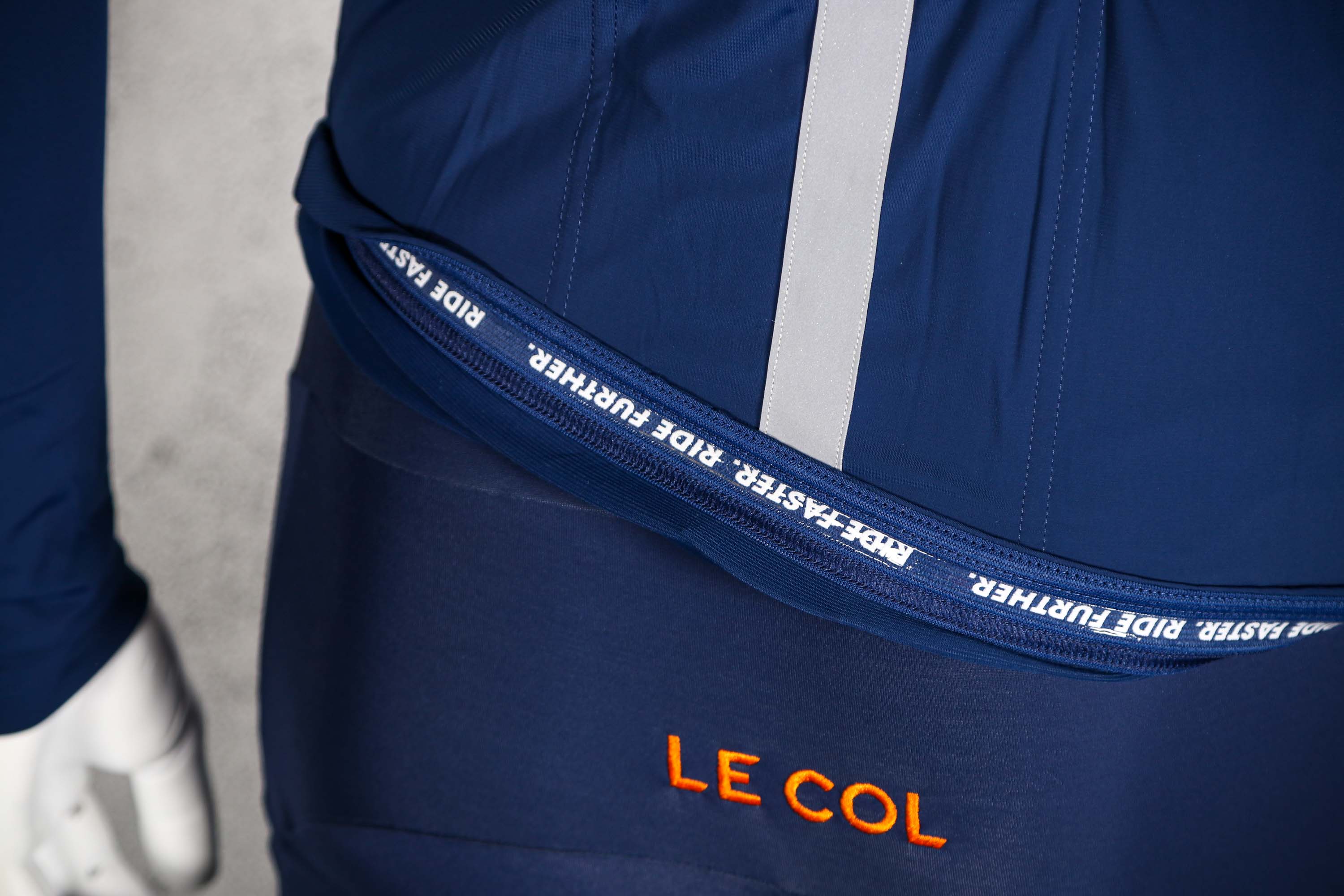 2022 Le Col Pro Long Sleeve Jersey - gripper.jpg