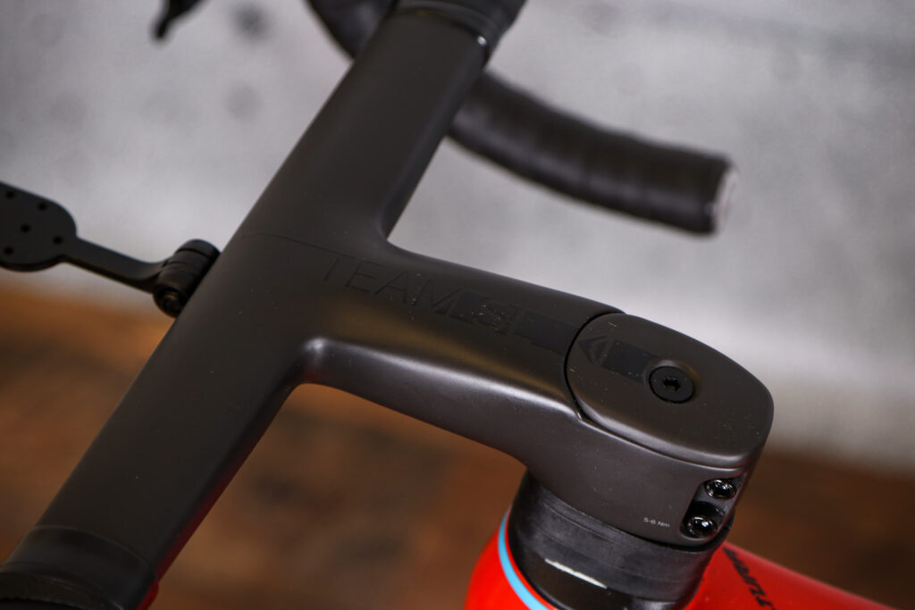 2022 Merida Scultura Team – integrated stem top.jpg