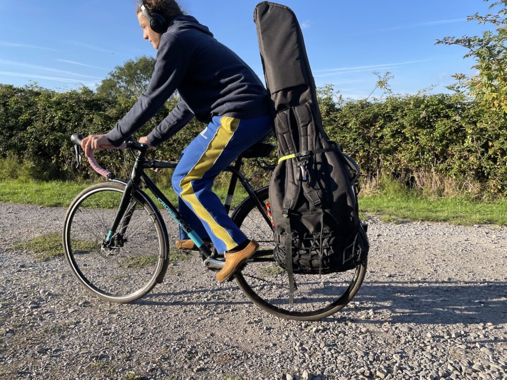 2022 Mundo AirPannier Pedal Clearance Different Rack.JPG
