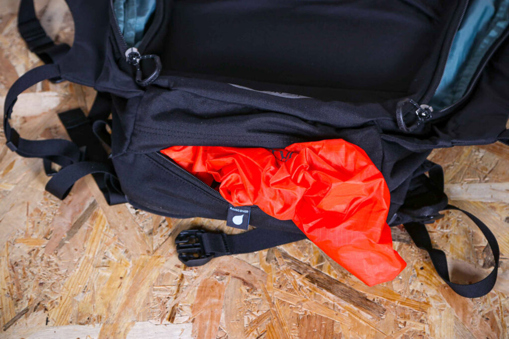 2022 Osprey Metron 24 backpack – rain cover storage.jpg
