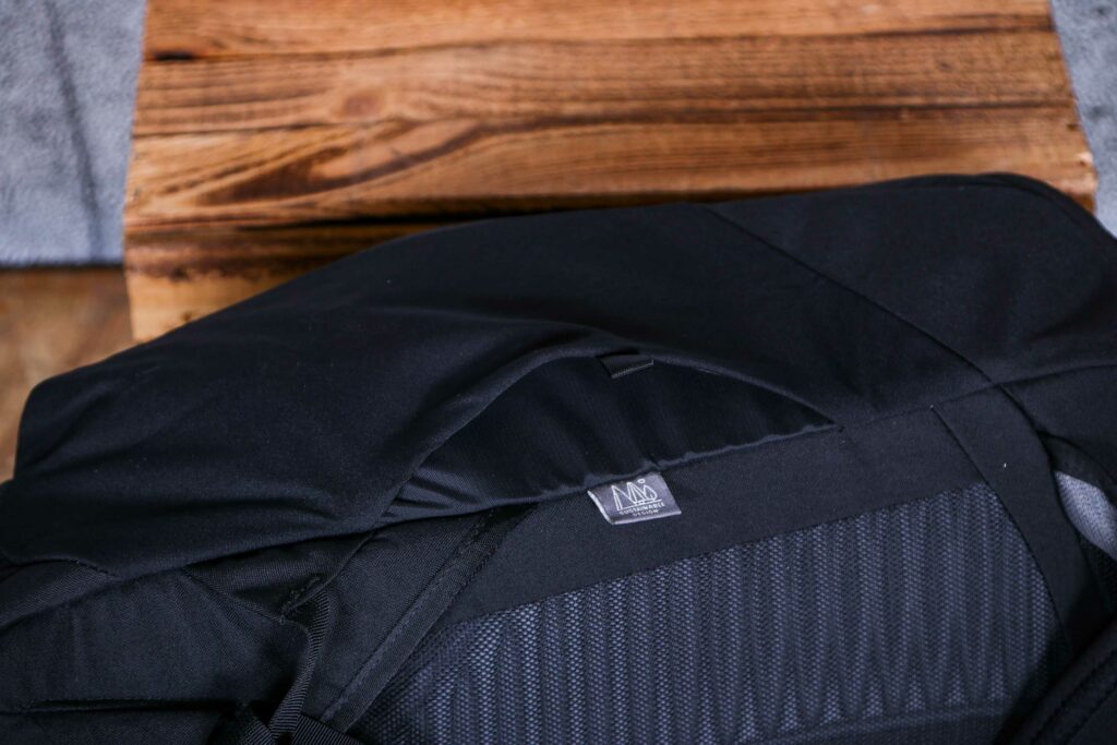 2022 Osprey Metron 24 backpack – sid epocket 2.jpg