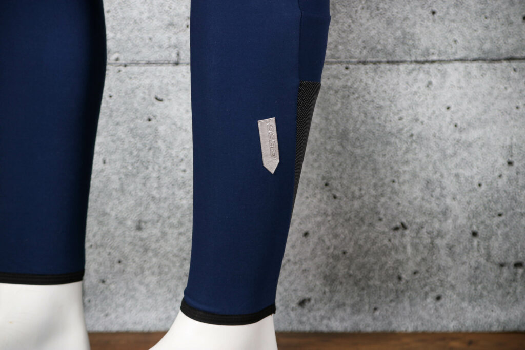 2022 Q36 5 Woolf Leg Warmer Blue Navy &ndash; ankle.jpg