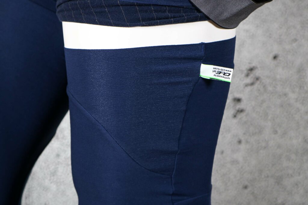 2022 Q36 5 Woolf Leg Warmer Blue Navy &ndash; thigh cuff.jpg