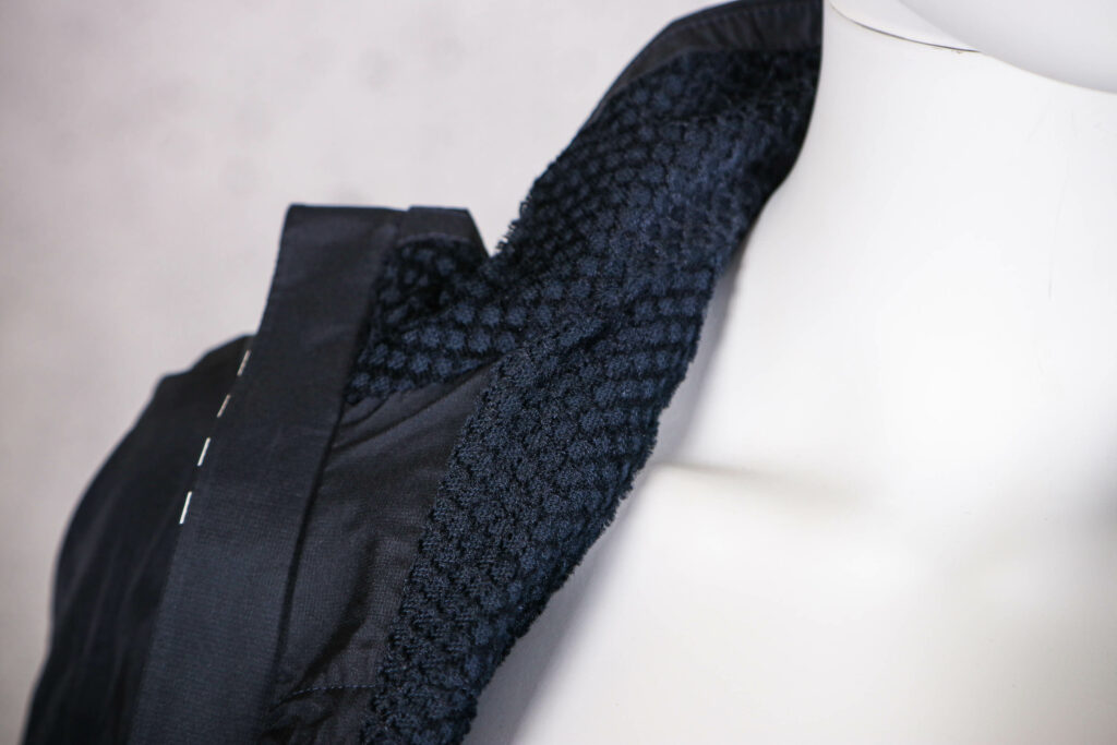 2022 Rapha Women’s Pro Team Insulated Rain Jacket – inside.jpg