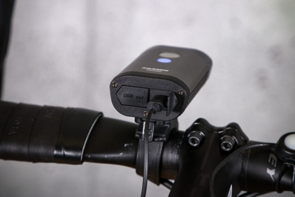 2022 Ravemen PR1000 USB Rechargeable DuaLens Front Light with Remote – remote USB port.jpg
