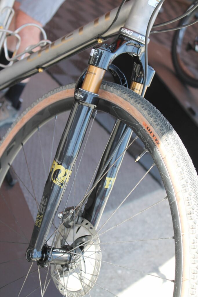 2022 Sea Otter Fox 32 Taper Cast fork &ndash; 1 (1)