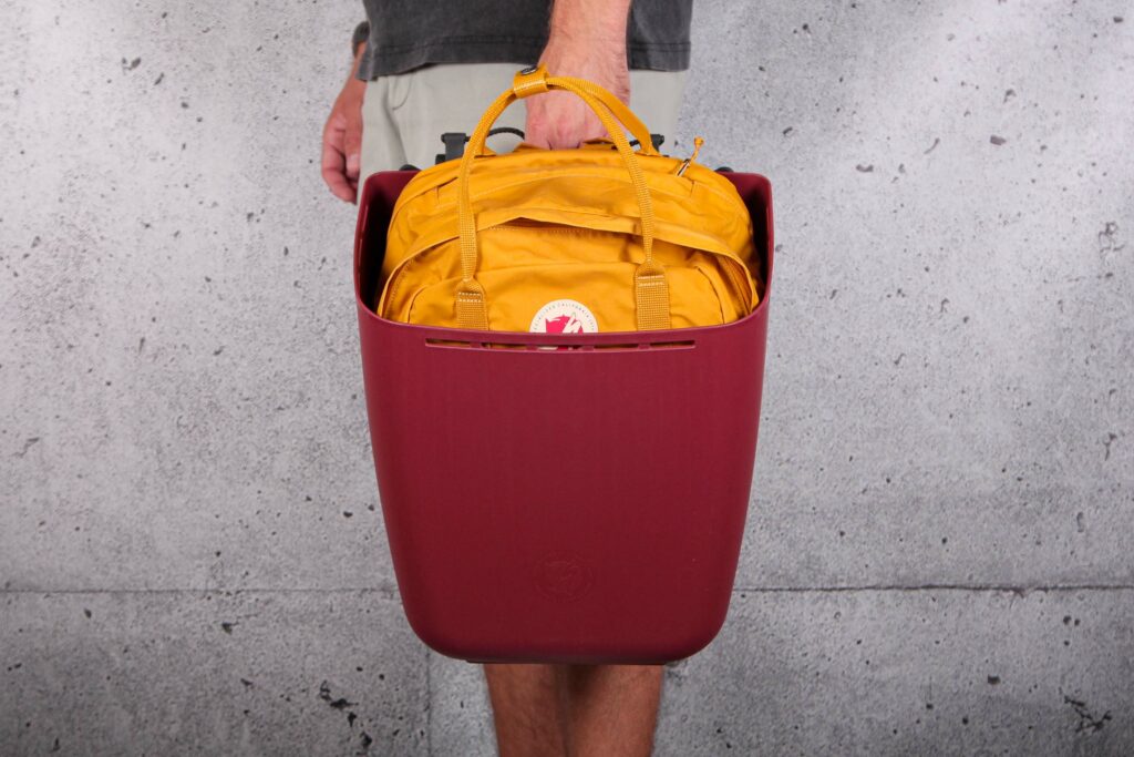 2022 Specialized Fjallraven Coolcave Pannier – with bag.jpg