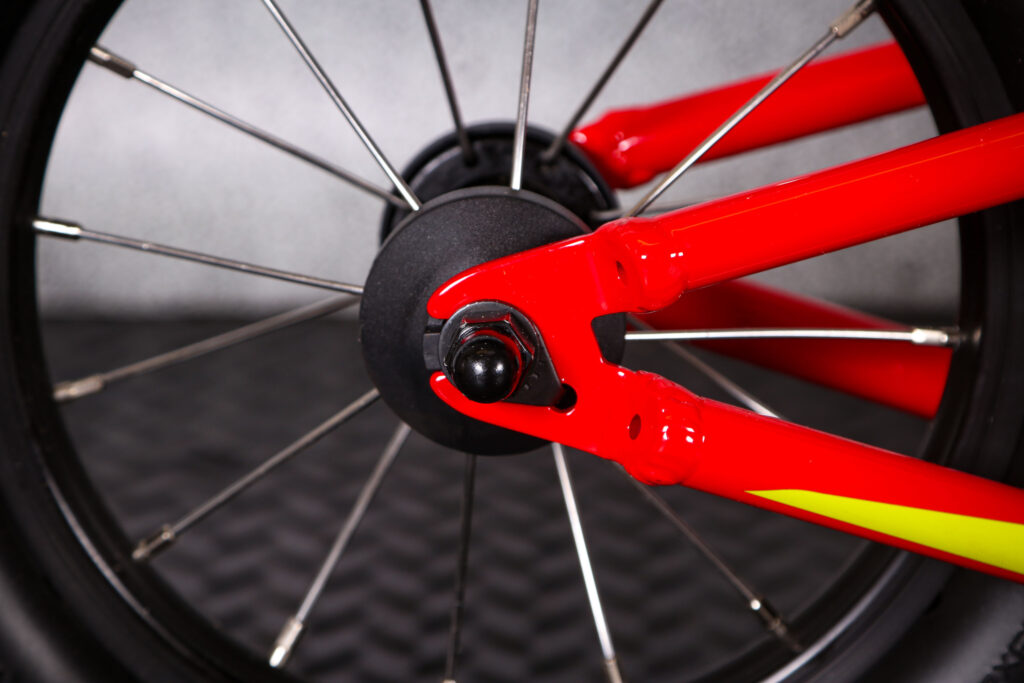 2022 Specialized Hotwalk balance bike &ndash; rear drop out.jpg