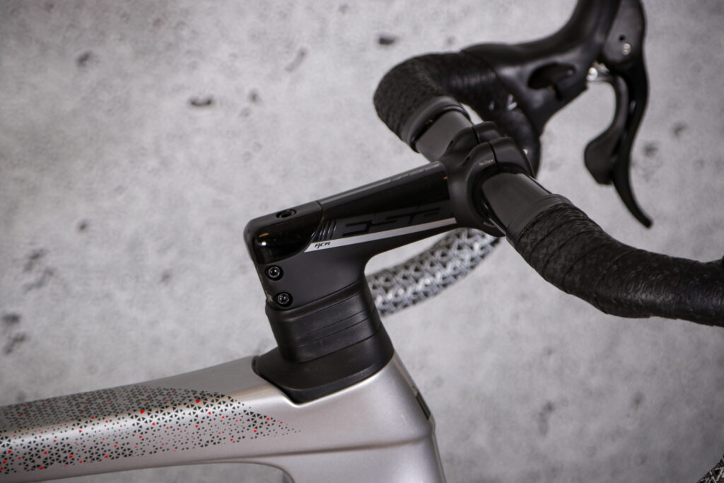 2022 Tifosi Auriga Disc Chorus 12x Hydro &ndash; stem and spacers.jpg