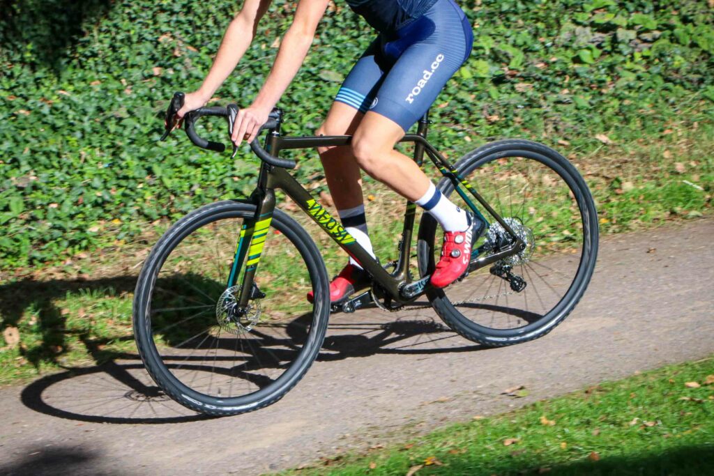 2022 Tifosi Cavazzo Disc Ekar 13x – riding 5.jpg