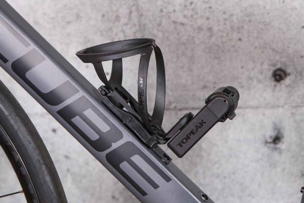 2022 Topeak Ninja Master+ Toolbox PT30 – on Ninja bottle cage.jpg