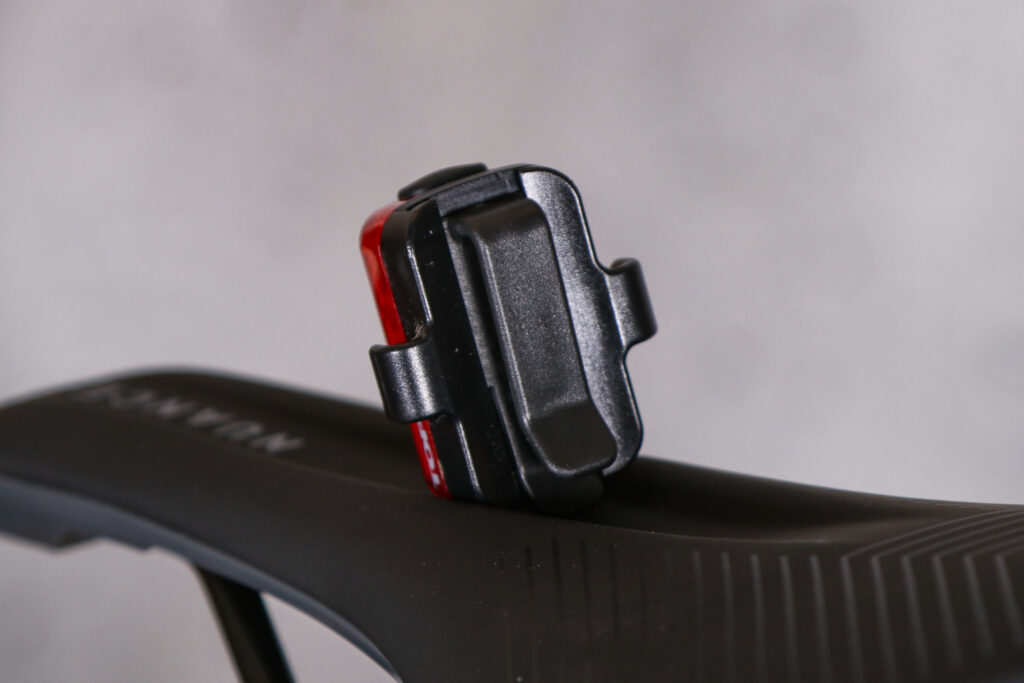 2022 Topeak Taillux 30 USB 5.jpg