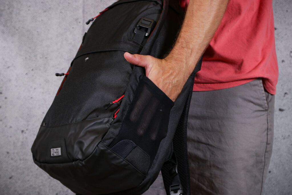 2022 Two Wheel Gear Pannier Backpack Convertible 2.0 Lite &ndash; side mesh pocket.jpg