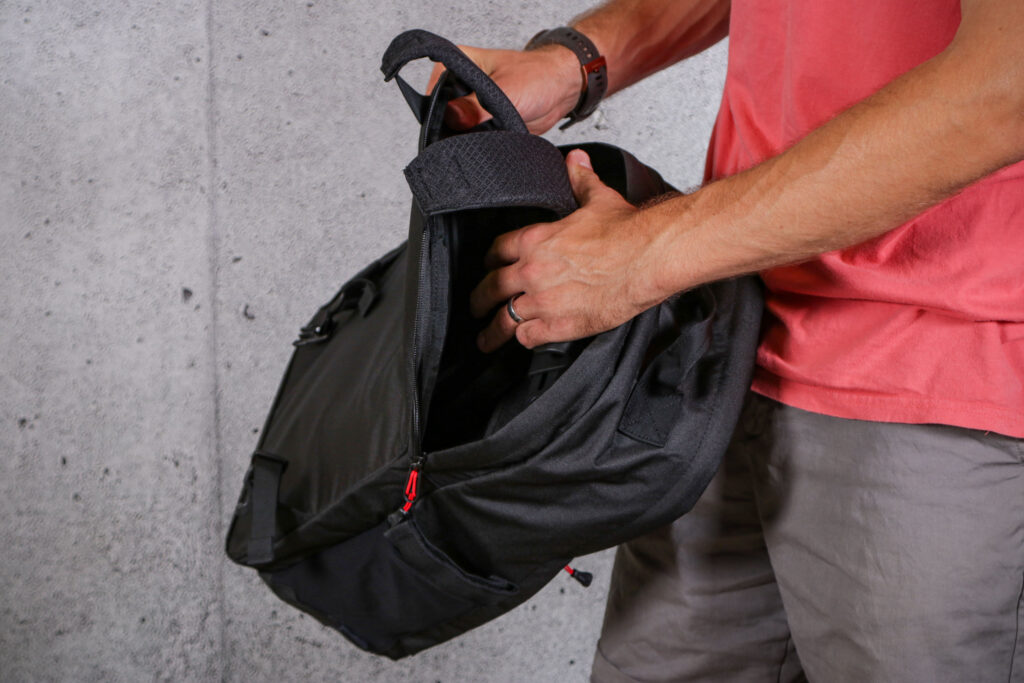 2022 Two Wheel Gear Pannier Backpack Convertible 2.0 Lite &ndash; stowing straps.jpg