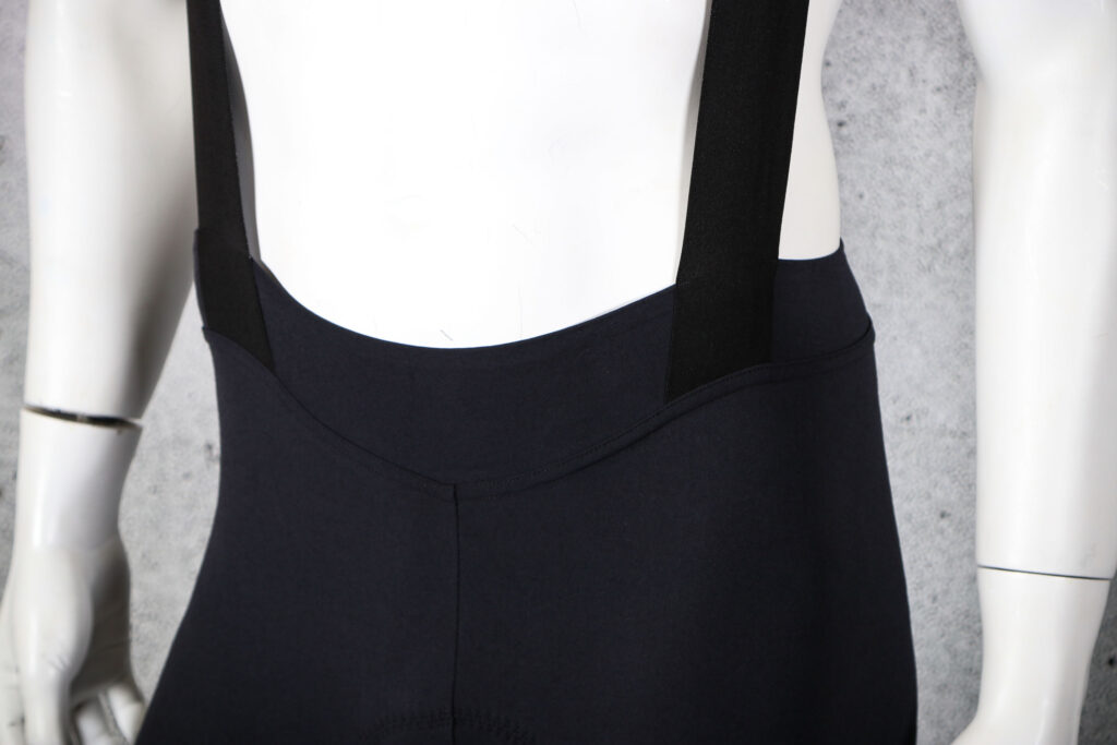 2022 Universal Colours Chroma Thermal Merino Plus Bib Short – straps detail.jpg