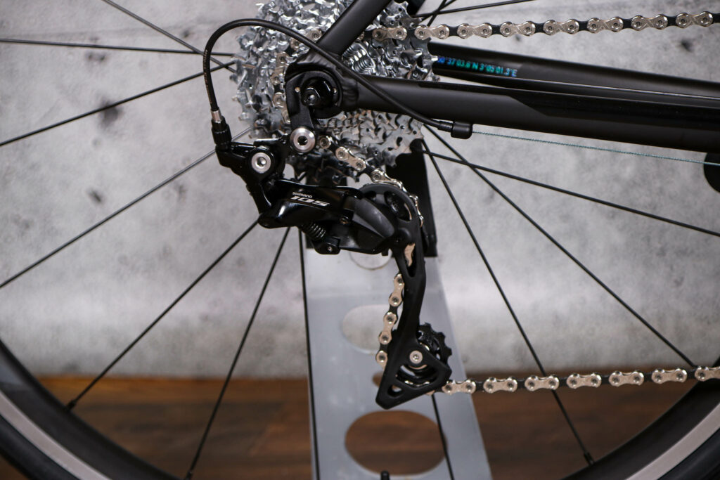 2022 Van Rysel EDR AF 105 Road Bike – rear mech.jpg