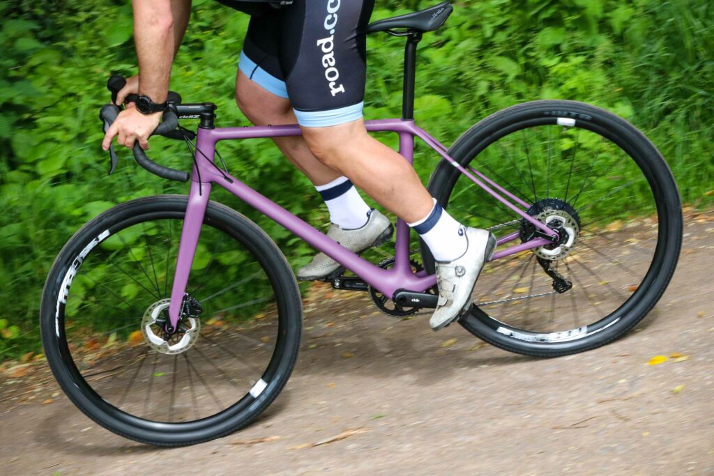 2022 Vielo V+1 Strato – riding 2.jpg