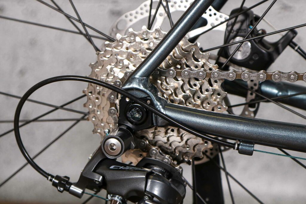 2022 Vitus Razor Disc Claris – cassette.jpg