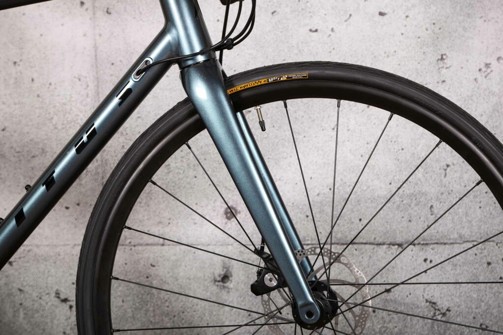 2022 Vitus Razor Disc Claris – fork.jpg