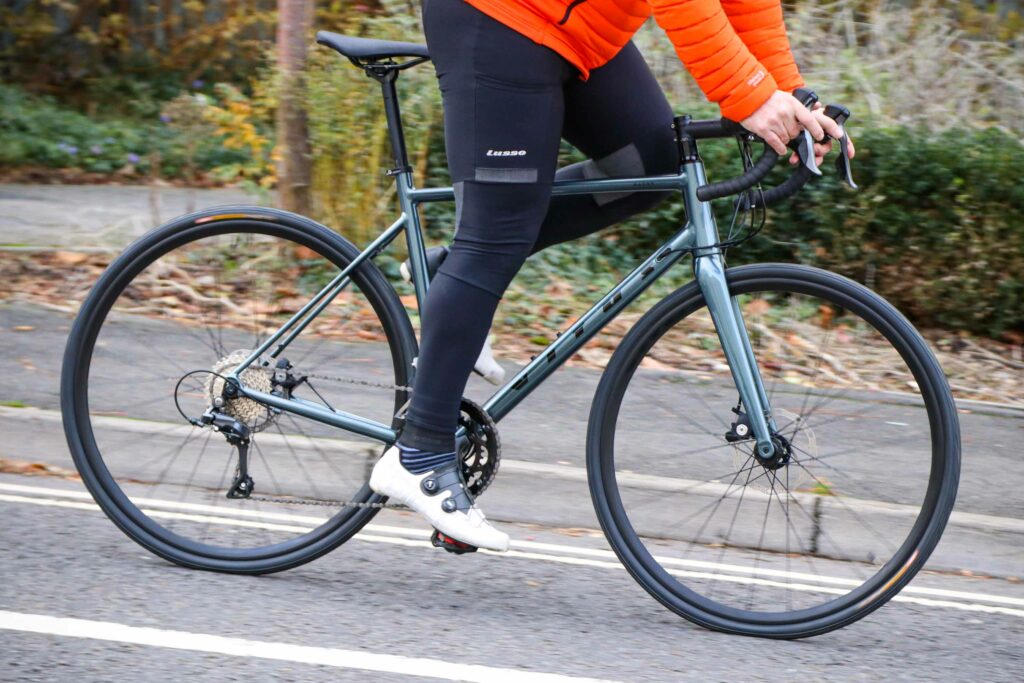 2022 Vitus Razor Disc Claris – riding 3.jpg