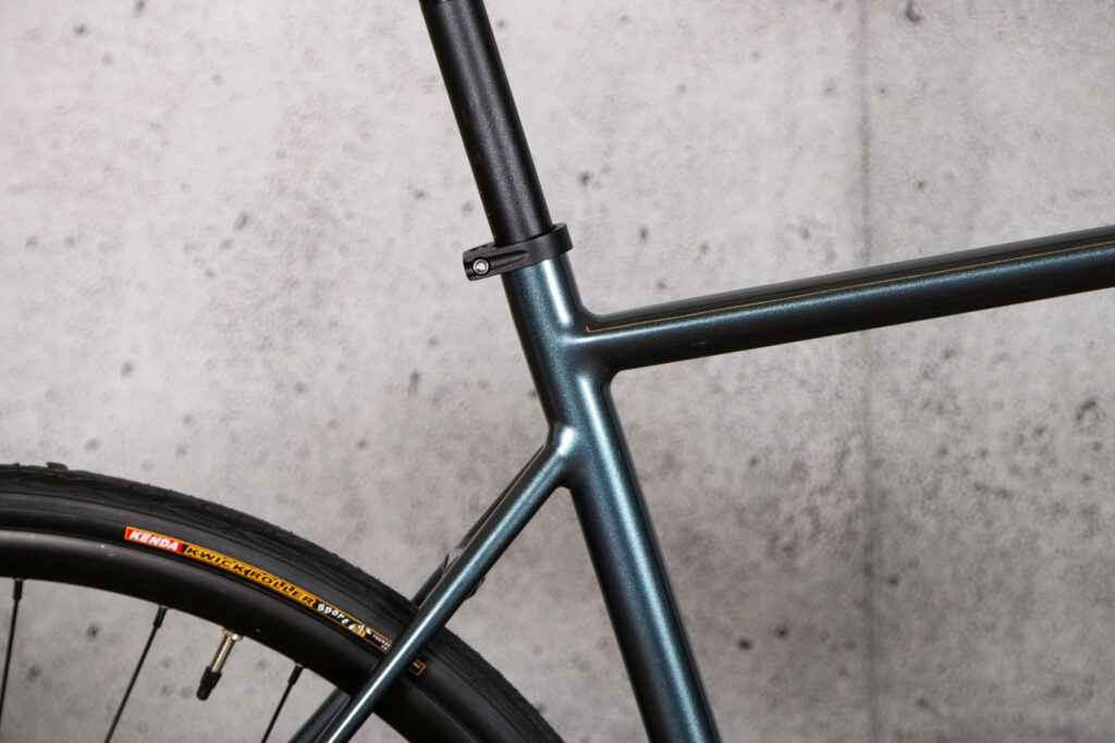 2022 Vitus Razor Disc Claris – seat post junction.jpg