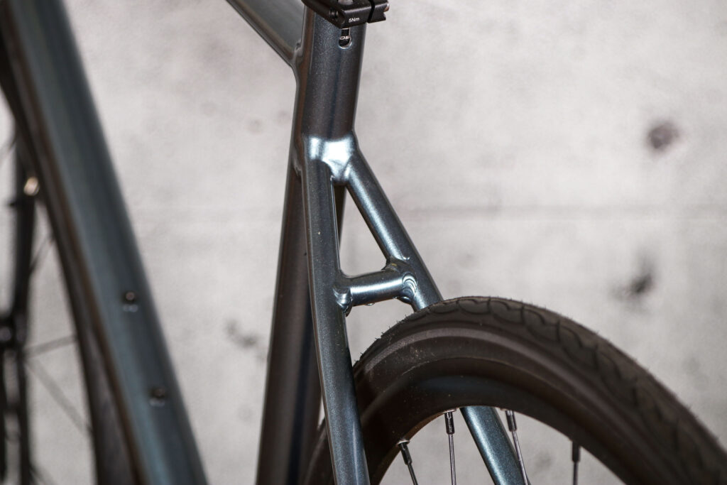 2022 Vitus Razor Disc Claris – seat stays.jpg