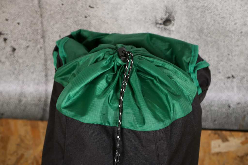 2023 Altura Arran 36 Cycling Pannier Pair &ndash; top drawstring.jpg
