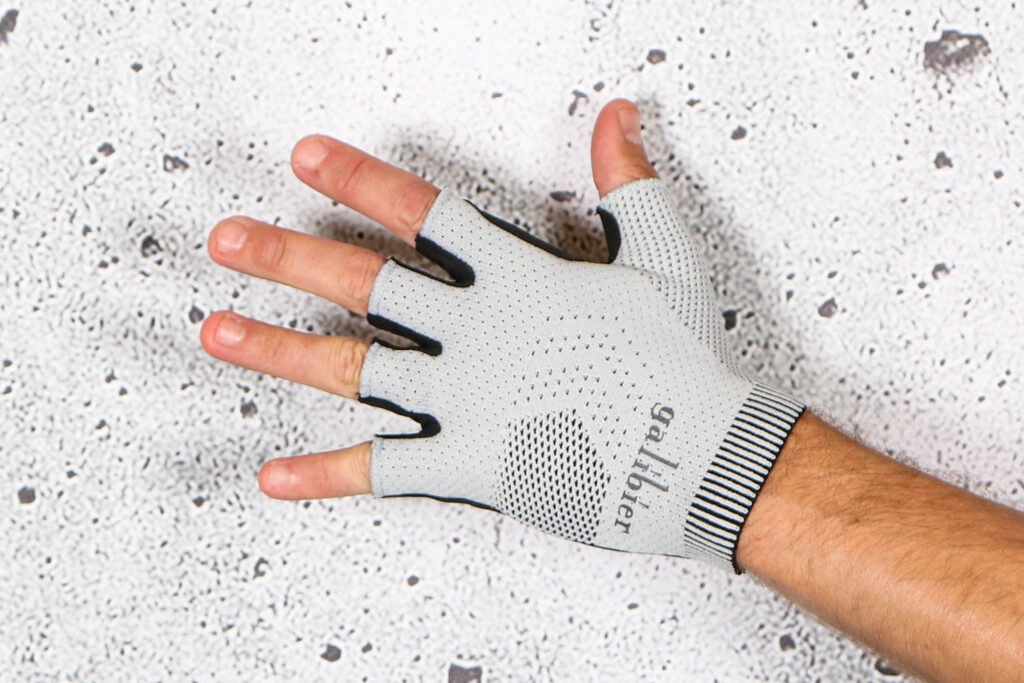 2023 Galibier Zephyr All Surface Mitts – back.jpg
