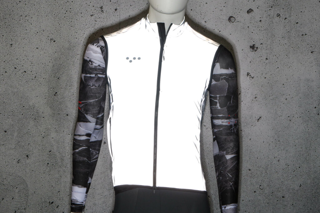 2023 Pedla Ride Flash Gilet – reflective front.jpg
