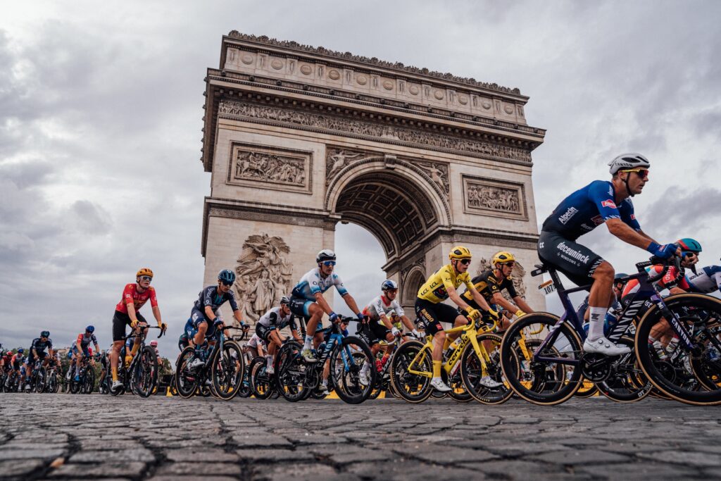 2023 Tour de France &ndash; Stage 21 Saint-Quentin-en-Yvelines to Paris &copy; Zac WiLLIAMS SWpix.com (t:a Photography Hub Ltd
