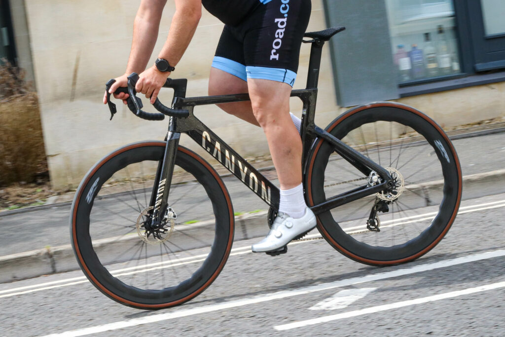 2024 Canyon Aeroad CFR AXS – riding 4