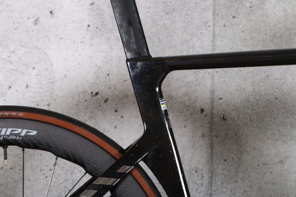 2024 Canyon Aeroad CFR AXS – seat tube junction