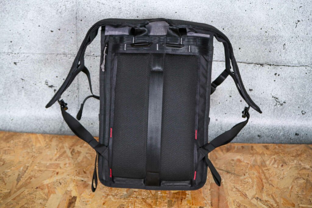 2024 Chrome Industries Corbet 24L Pack – back padding.jpg