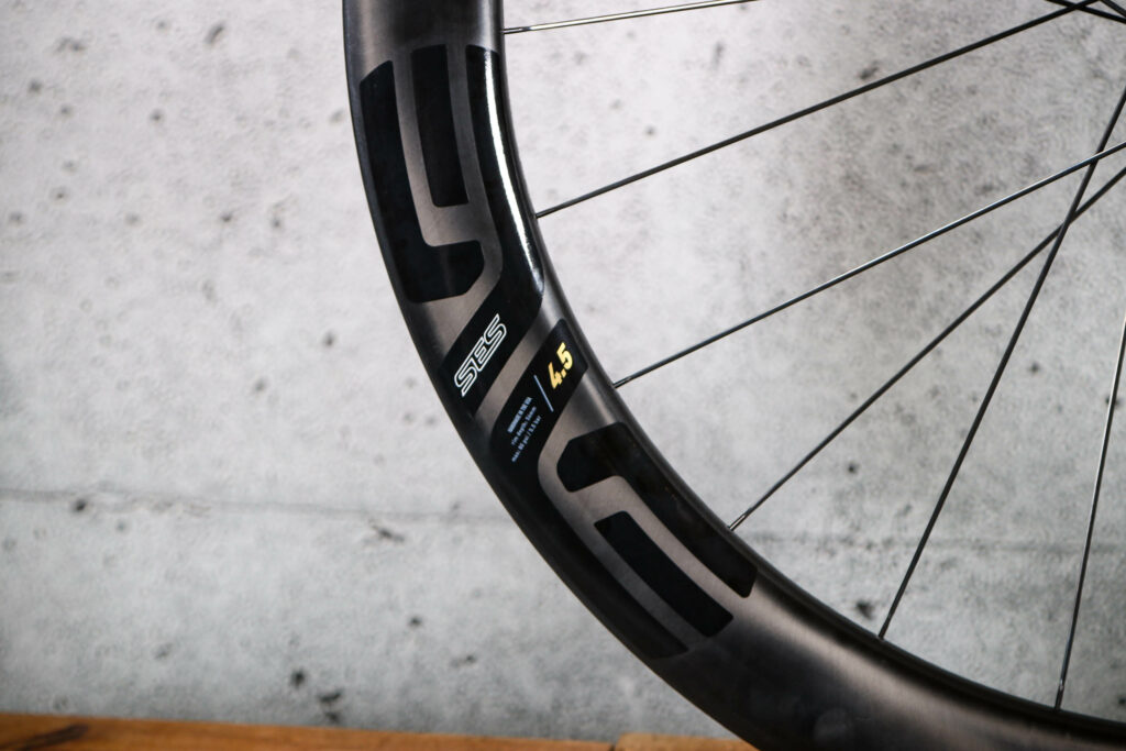 2024 Enve SES 4.5 wheelset - rim detail