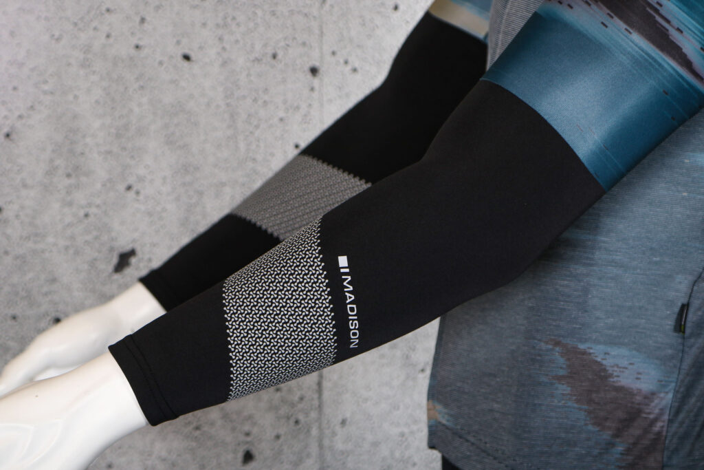 2024 Madison DTE Stellar Tech Isoler Thermal Arm Warmers With DWR.jpg