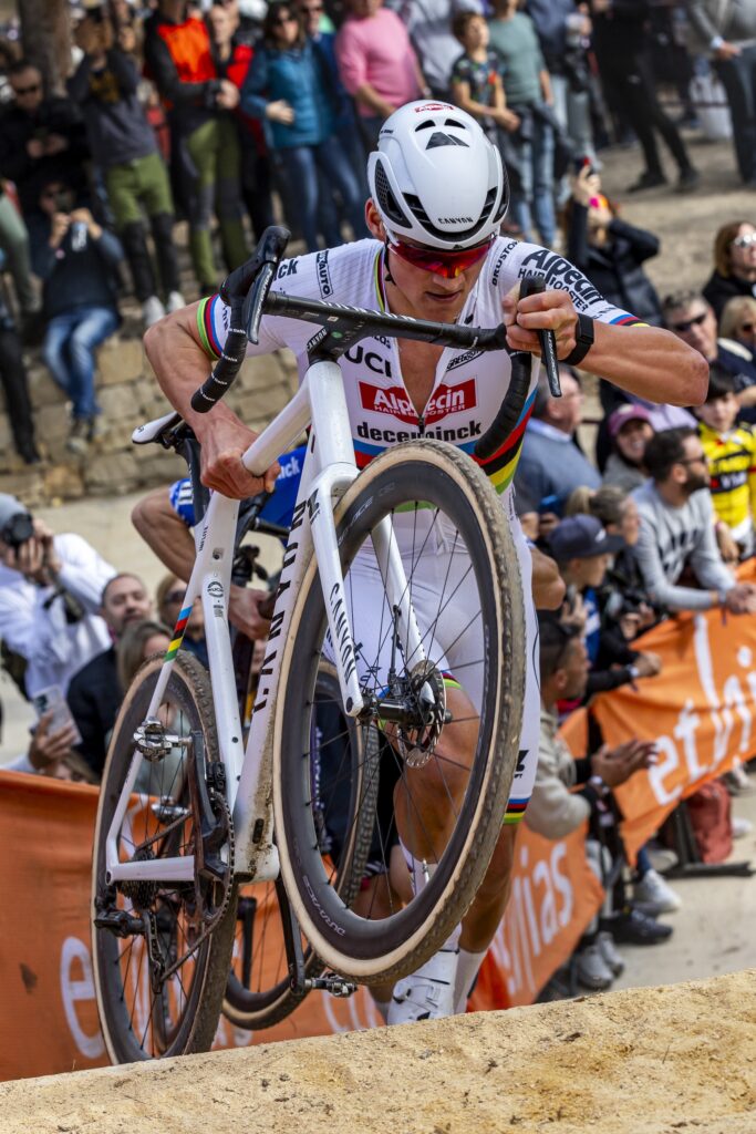2024 Mathieu van der Poel Picture by Javier Martínez de la Puente-Zubiko Photography -21-01-2024 – UCI Cyclo-cross World Cup – Benidorm Costa Blanca 2024 © SWpix.com