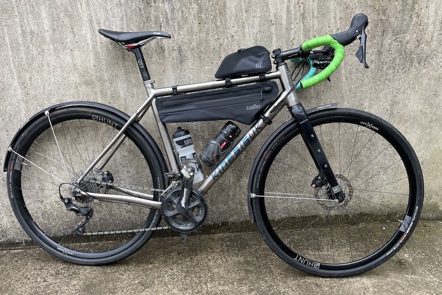 2024 Tailfin Frame Bag and 0.8l Top Tube Bag on Tripster with Bottles.JPG
