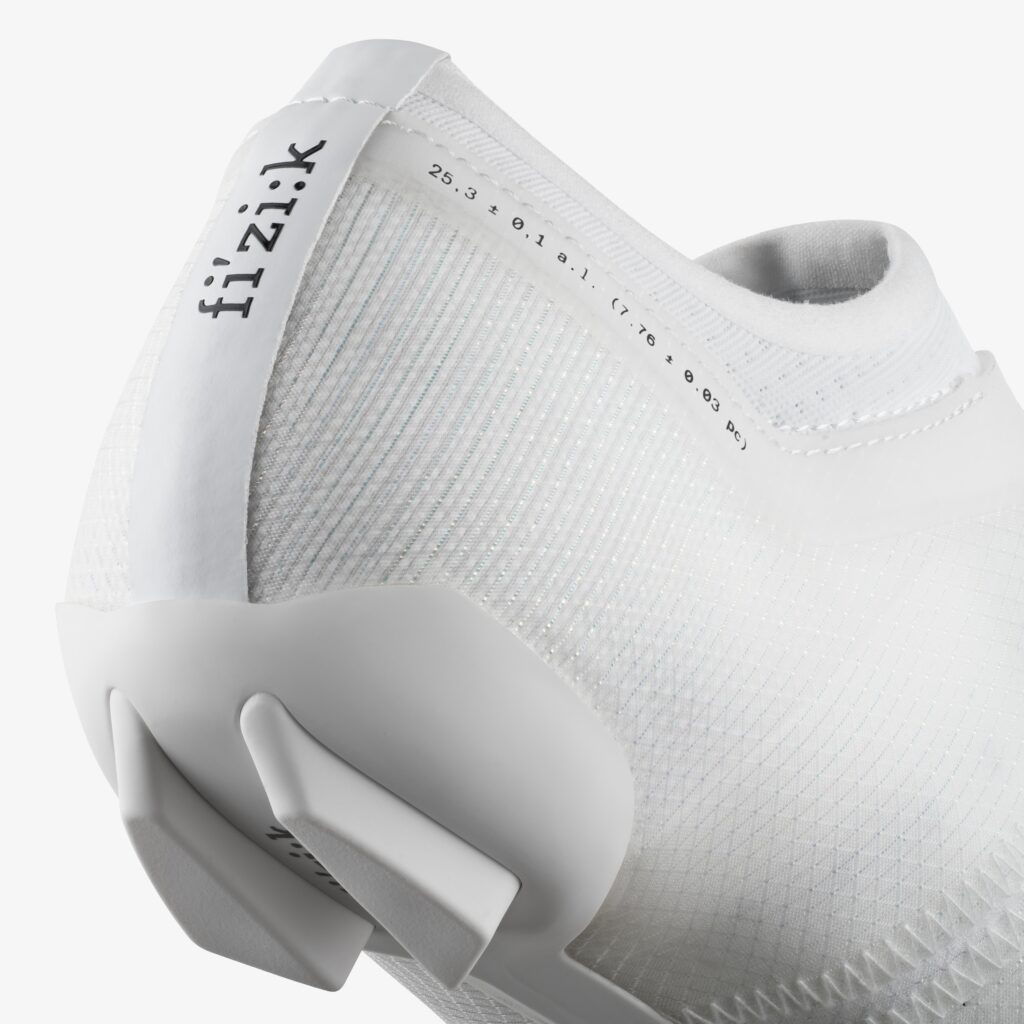 2025 Fizik Vega Carbon shoe fabric
