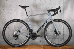 2025 Giant Defy Advanced SL 1.jpg